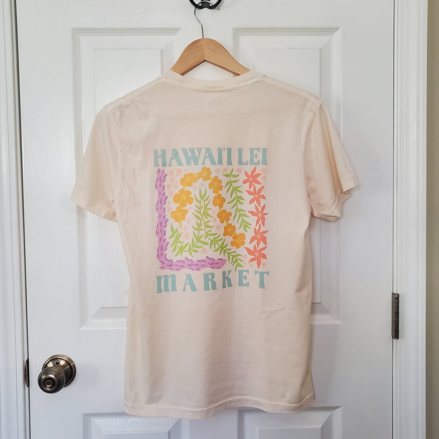 Hawaii Lei Market Tee