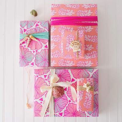 Palm Blush Gift Wrapping